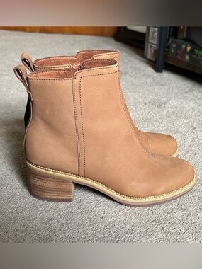 NWT TOMS Women’s Marina Boots - Tan Smooth Waxy Leather - Size 8